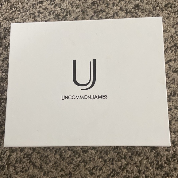 NEW IN BOX UNCOMMON JAMES EARRINGS - Picture 6 of 7